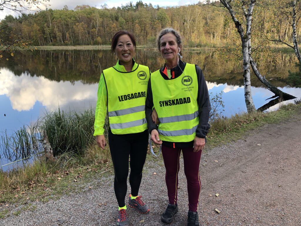 Anette och Denise på löptur i Skatås Göteborg